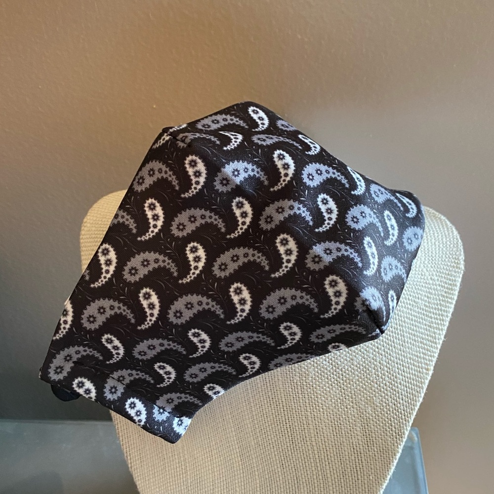 🆑 Ying Yang Paisley Face Mask 😷 - Picture 6 of 10